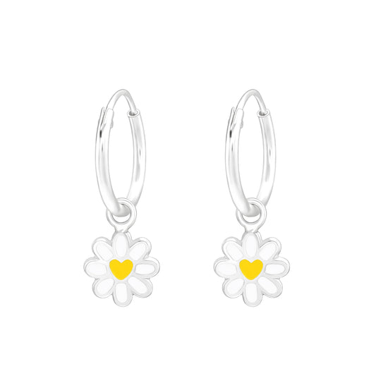 Pendientes en forma de margaritas con corazón central
