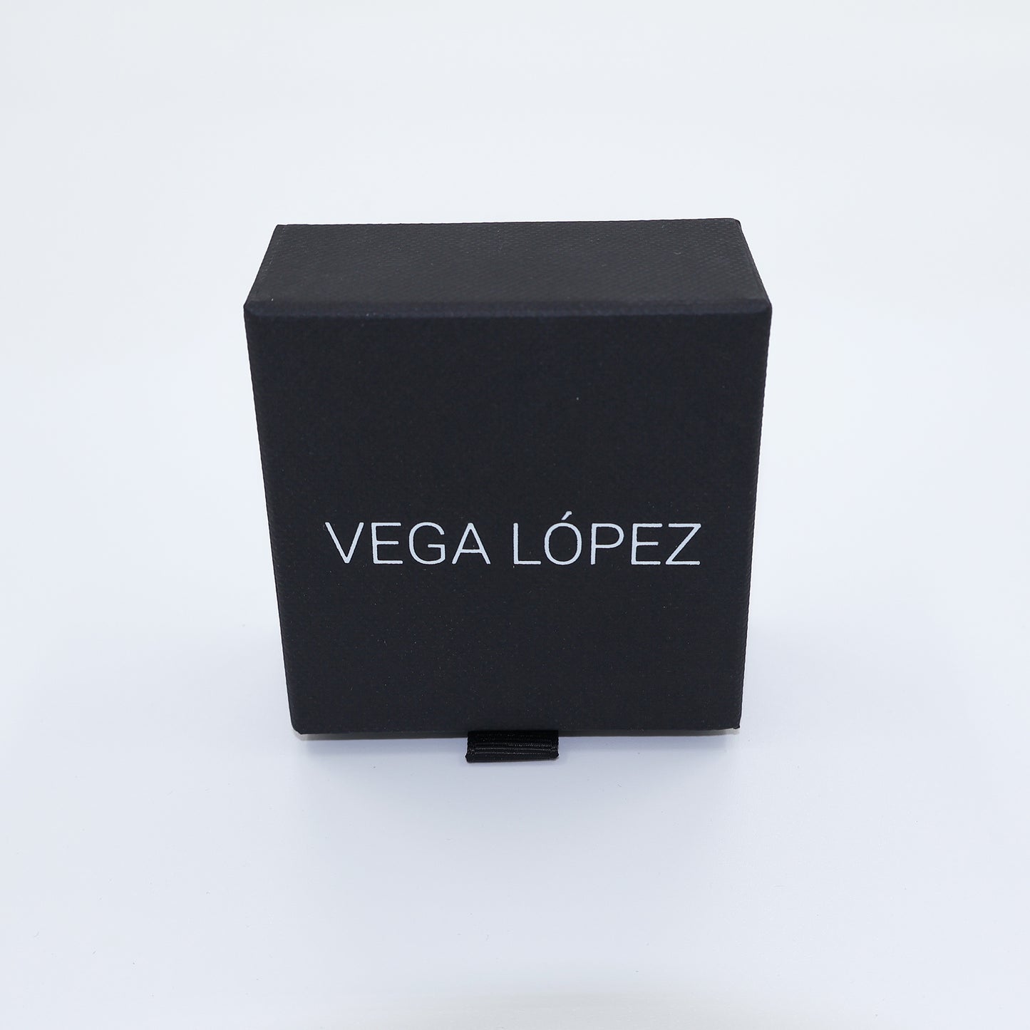 Colier din argint pentru damă - inimioară cu zirconia colorate și detalii fine