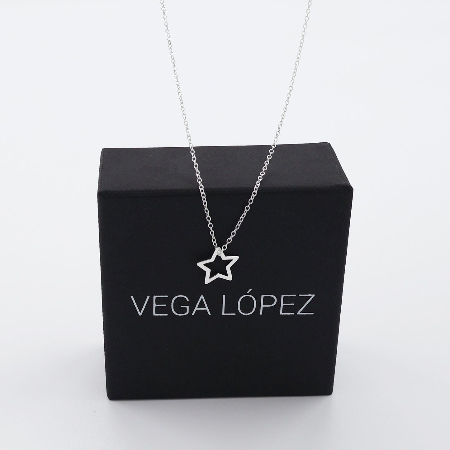 Colier din argint 925 - pandantiv contur stea, design minimalist strălucitor