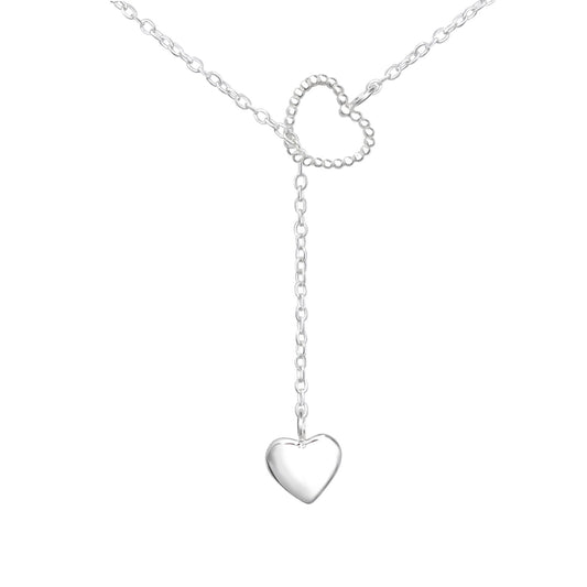 Necklace with interlocking hearts without a clasp