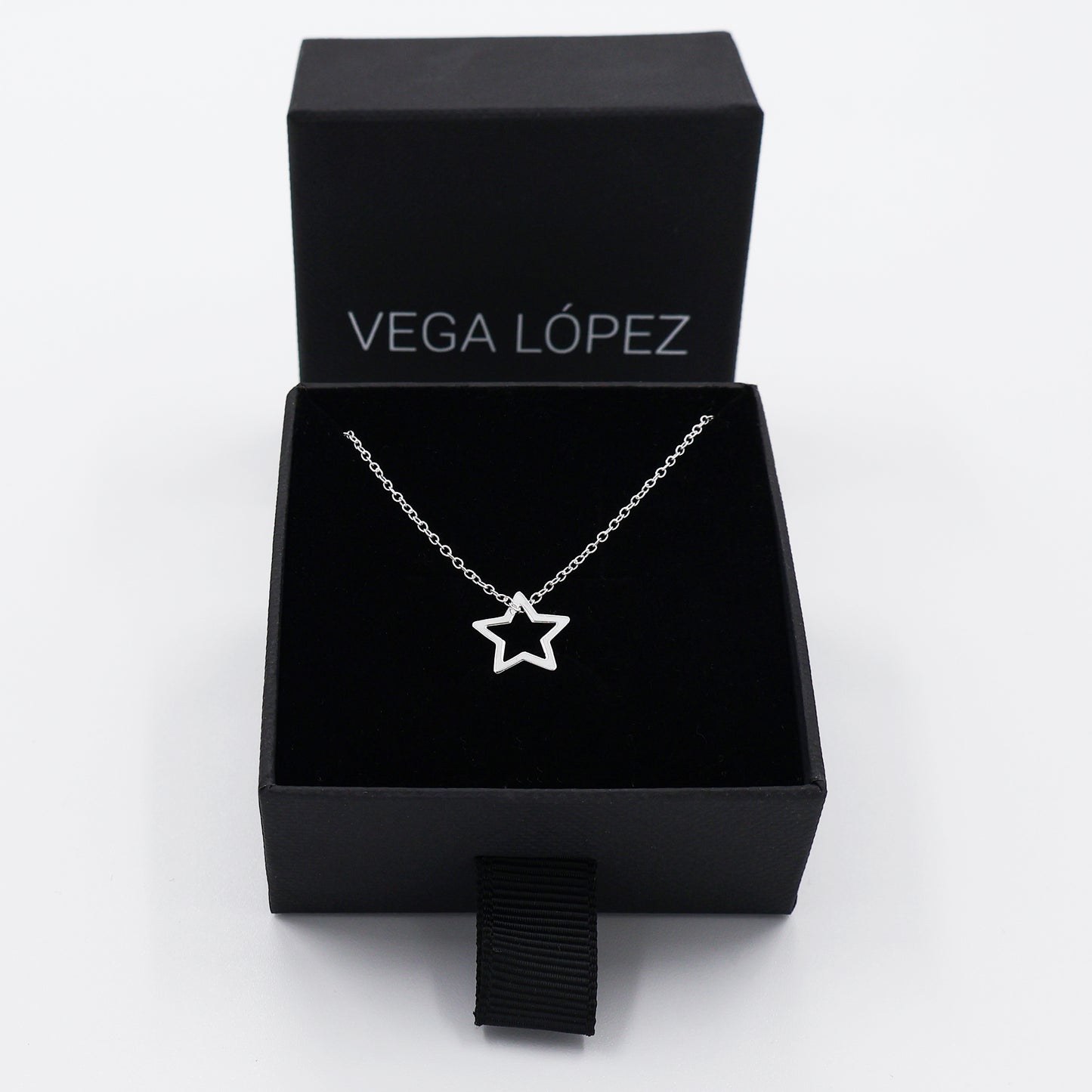 Delicate 925 Sterling Silver Necklace with Hollow Star Pendant